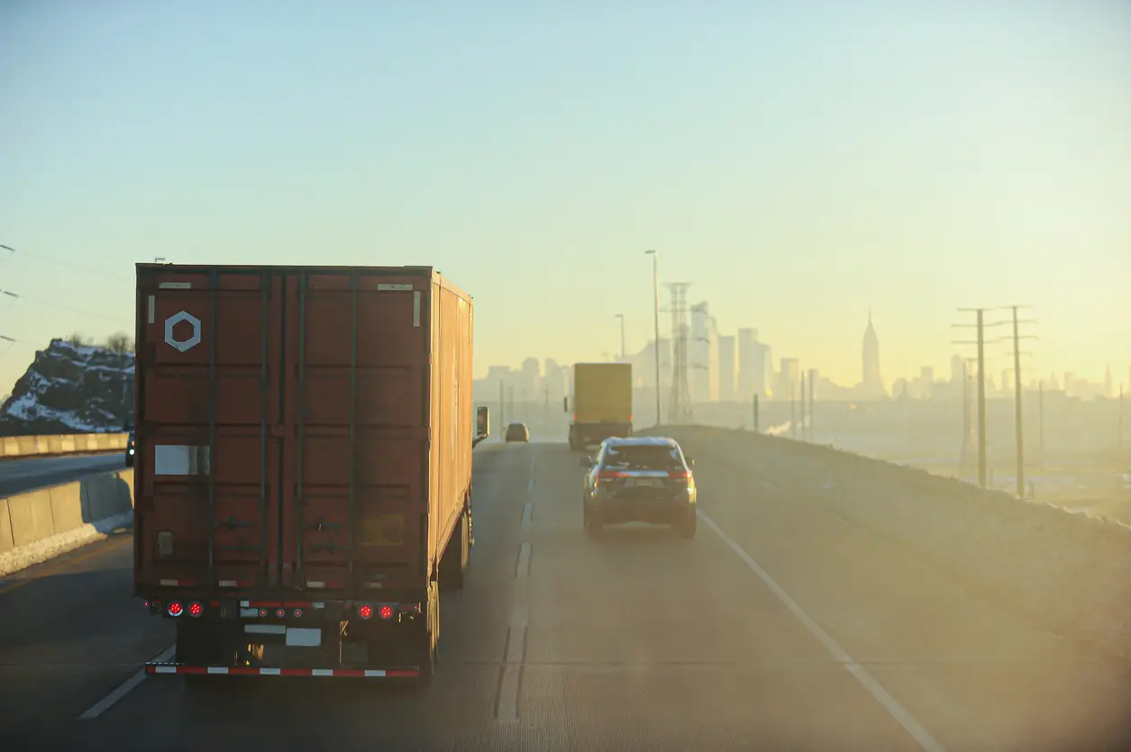 Understanding NY State and Federal Trucking Regulations Understanding NY State and Federal Trucking Regulations
